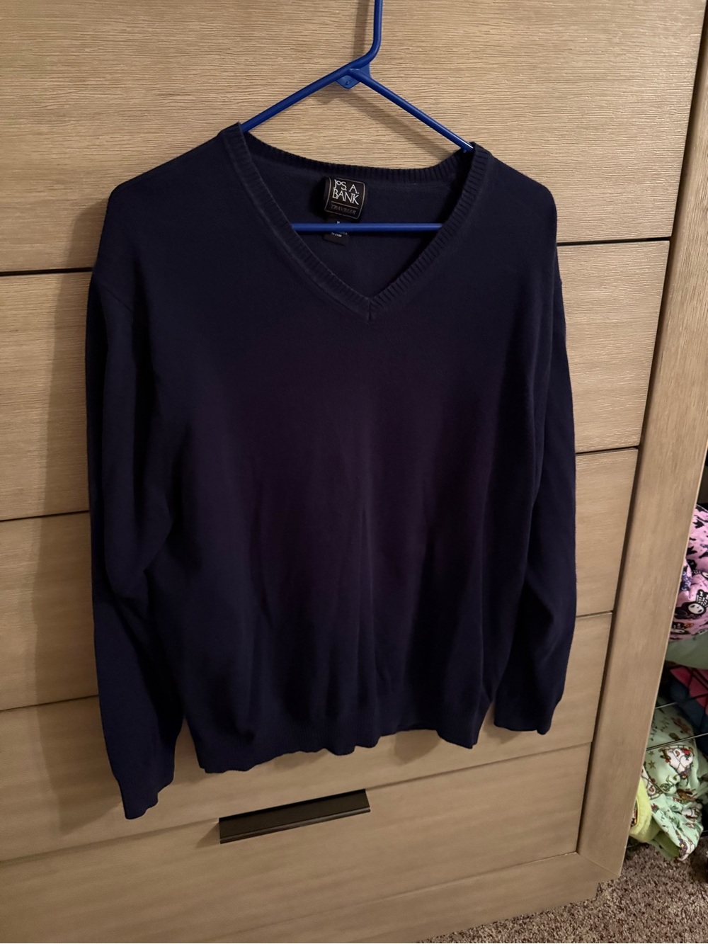 Jos. A. Bank Men's V-Neck Sweater in Deep Navy